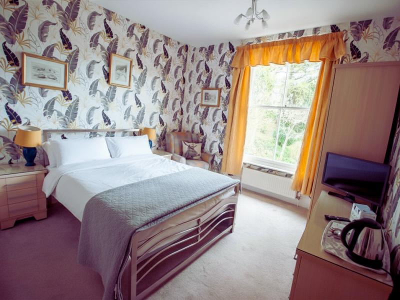  Room  Countisbury Hill 